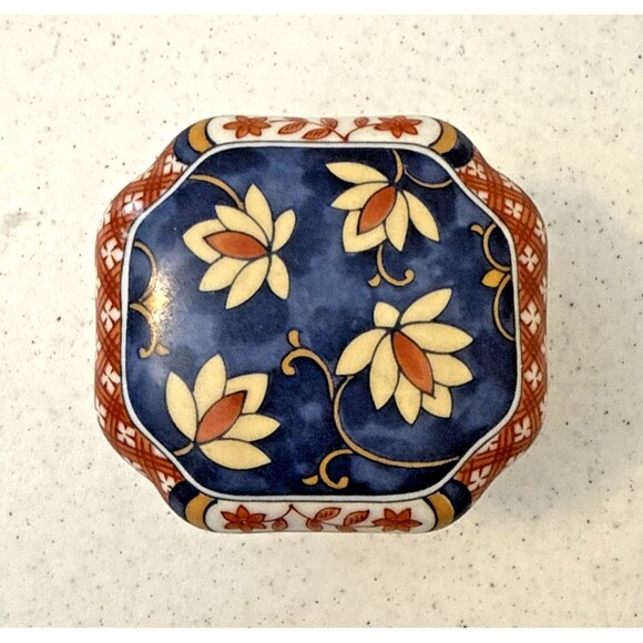 Vintage Takahashi San Francisco Porcelain Trinket Box Blue/red Floral - Picture 2 of 9